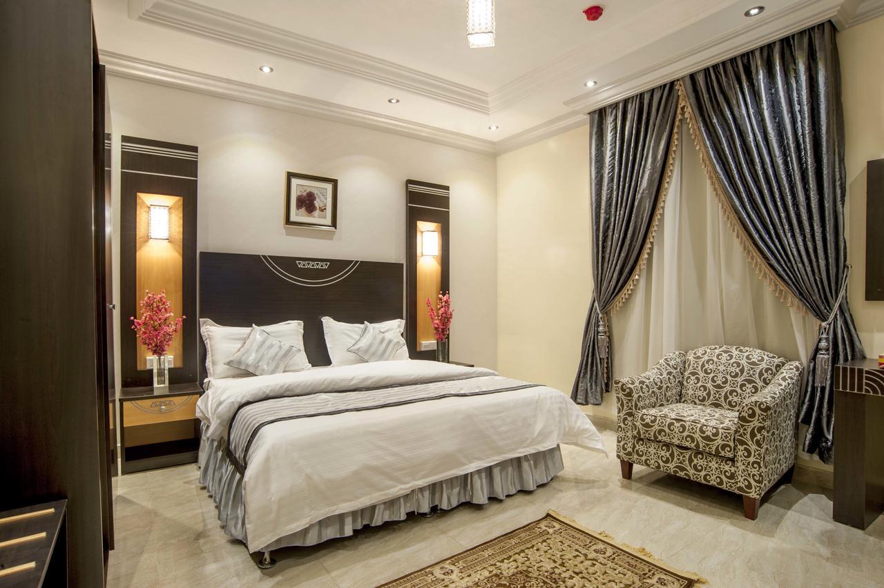 Al Ezzah Palace Hotel Suites Джеда Екстериор снимка