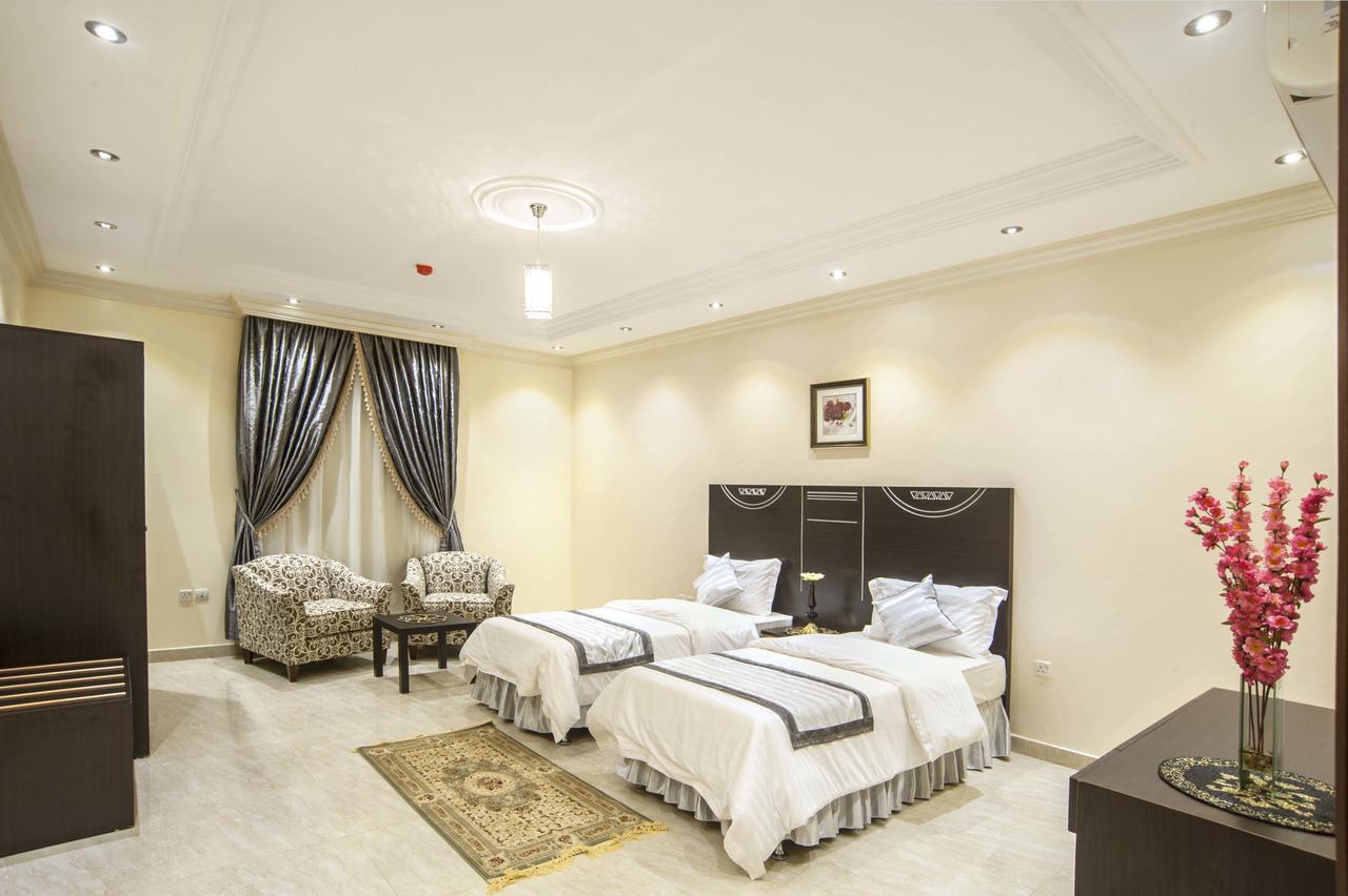 Al Ezzah Palace Hotel Suites Джеда Екстериор снимка
