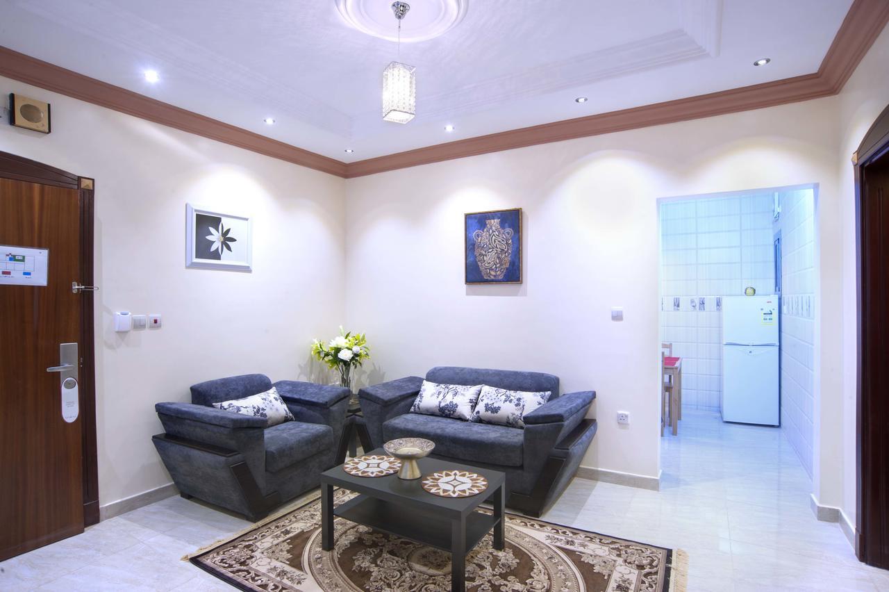 Al Ezzah Palace Hotel Suites Джеда Екстериор снимка