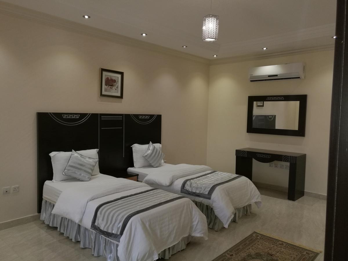 Al Ezzah Palace Hotel Suites Джеда Екстериор снимка