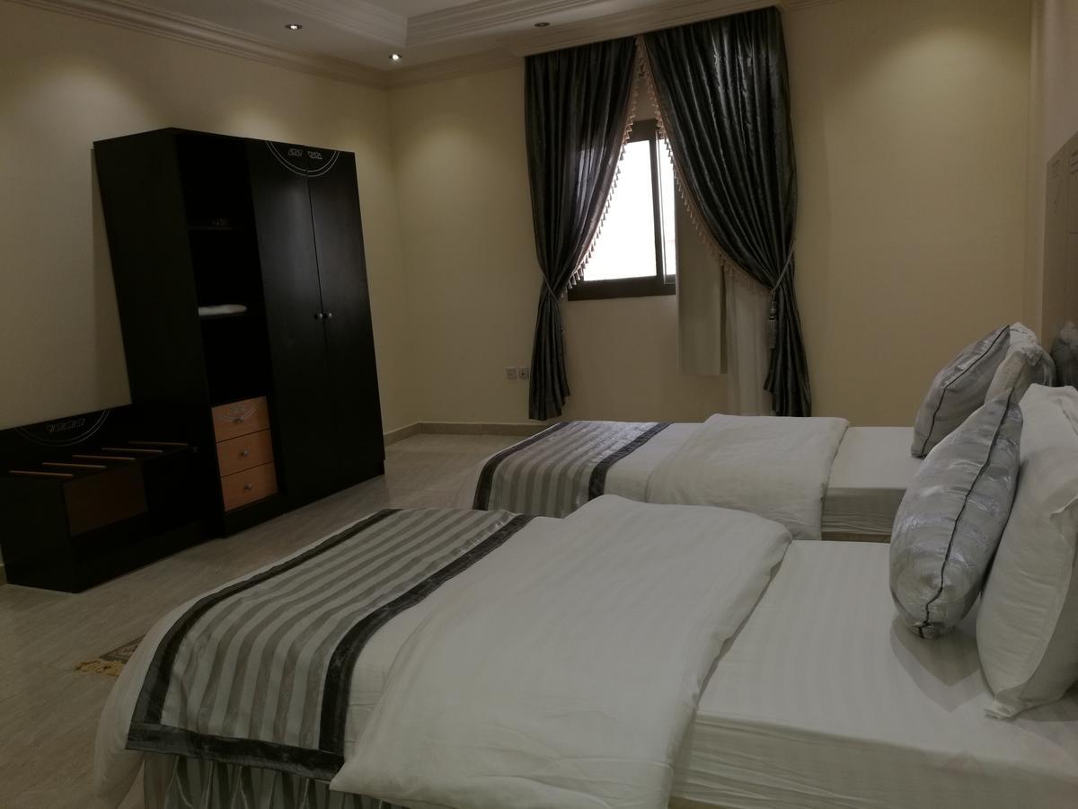 Al Ezzah Palace Hotel Suites Джеда Екстериор снимка